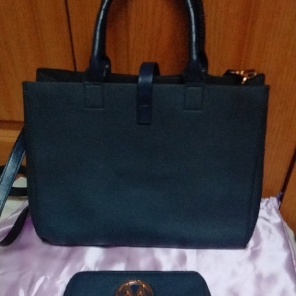 Mia K Collection Navy Blue Handbag and Wallet Set - Picture 8 of 13